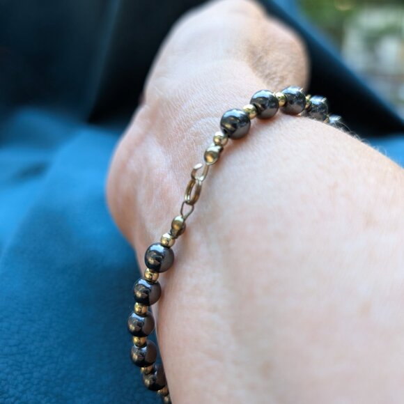 Manny vintage pure hematite beaded bracelet. - Picture 2 of 4